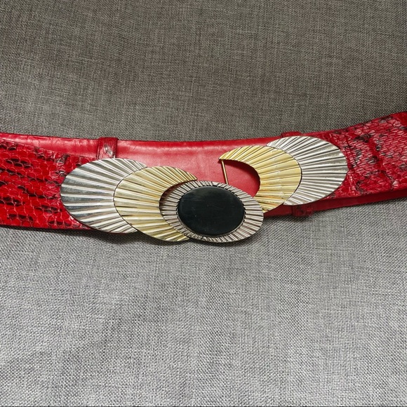 VTG Judith Leiber Red Snakeskin Adjustable Leather Belt - Picture 5 of 15